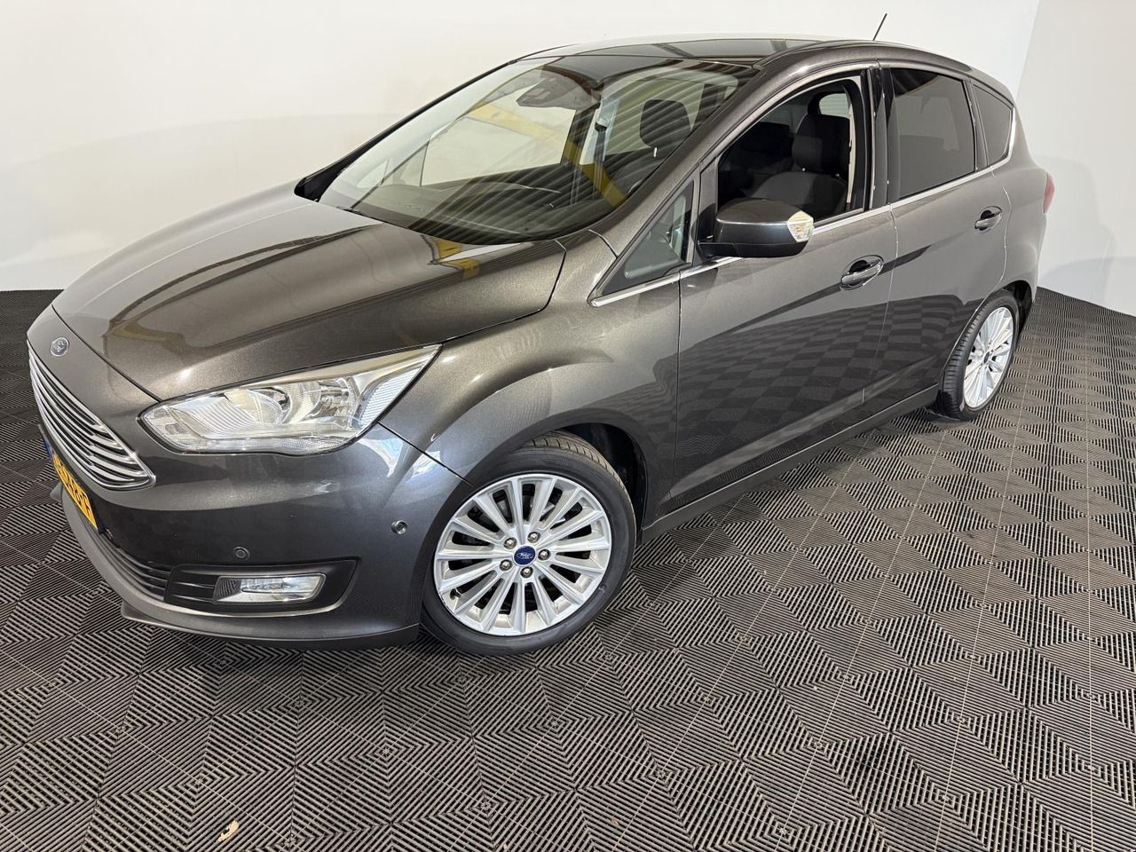 Ford C-Max 1.0 Titanium ZG-548-F 186.382 km - Osobní auto: obrázek 1 Ford C-Max 1.0 Titanium ZG-548-F 186.382 km - Osobní auto: obrázek 1