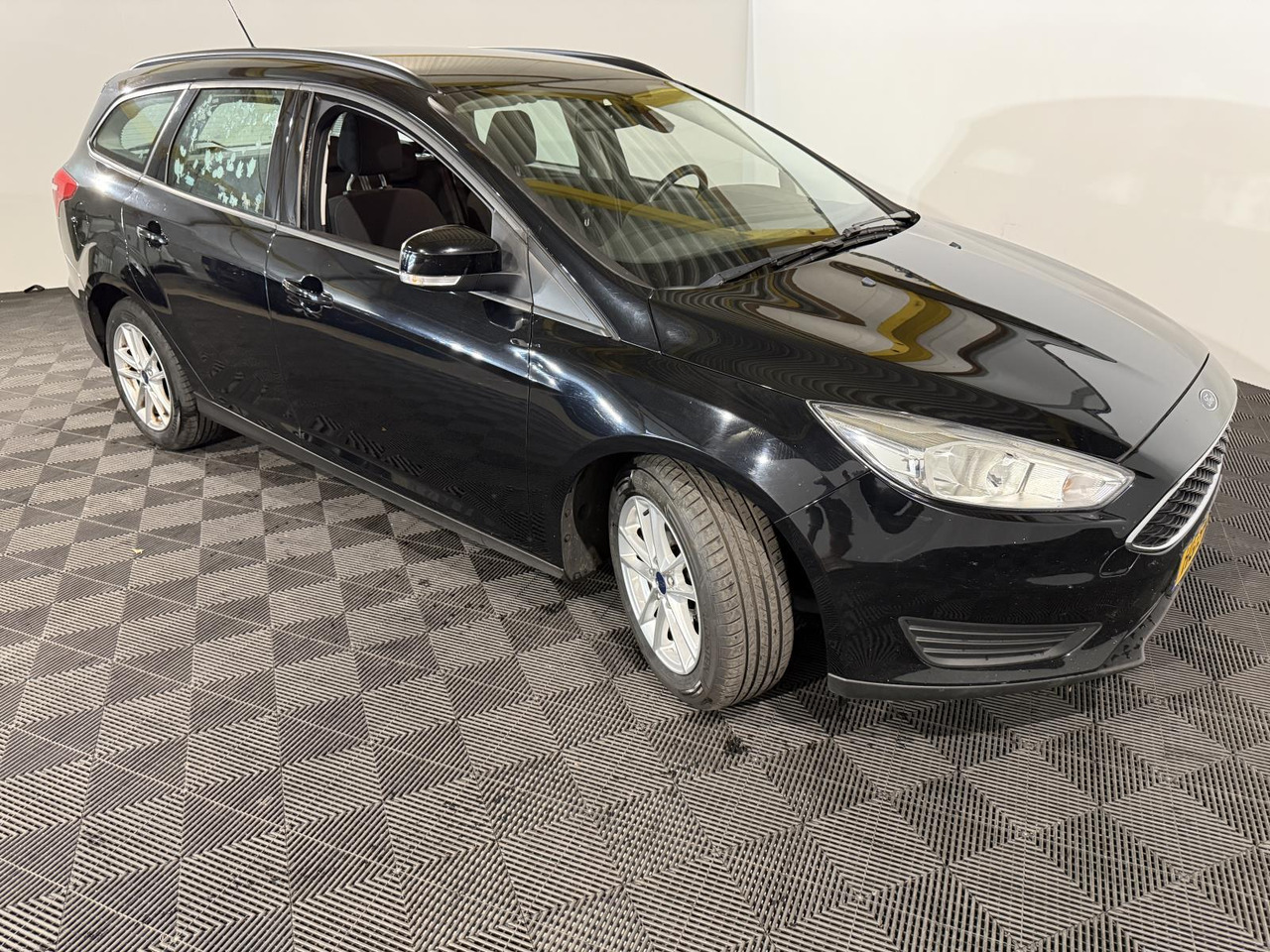 Ford Focus Wagon 1.0 Trend Edition | 2015 | 233.764 km | HG-848-G - Osobní auto: obrázek 3 Ford Focus Wagon 1.0 Trend Edition | 2015 | 233.764 km | HG-848-G - Osobní auto: obrázek 3