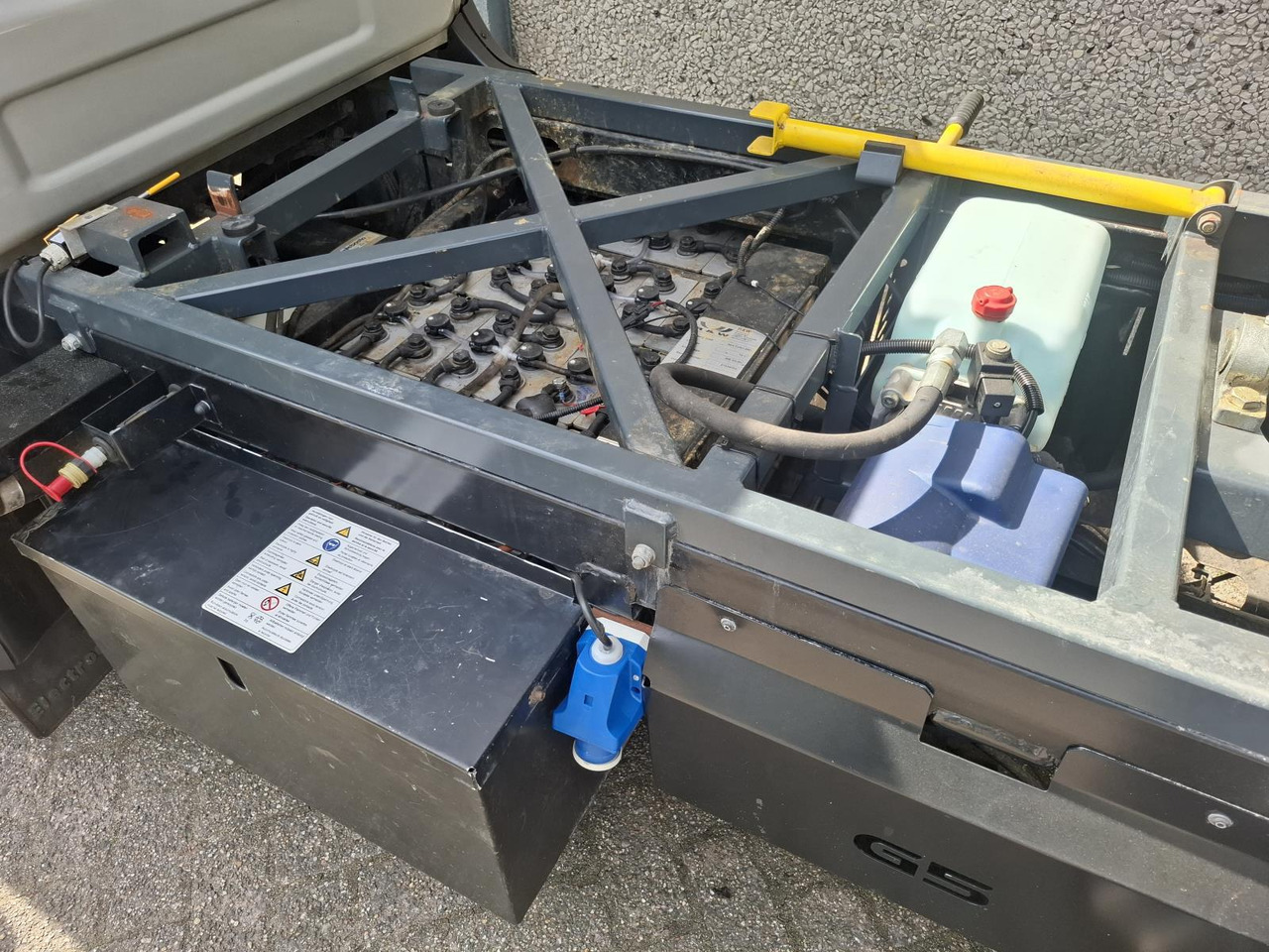 Goupil G5 Elektrische Stratenreinigingsmachine - Elektrické užitkové vozidlo: obrázek 2 Goupil G5 Elektrische Stratenreinigingsmachine - Elektrické užitkové vozidlo: obrázek 2