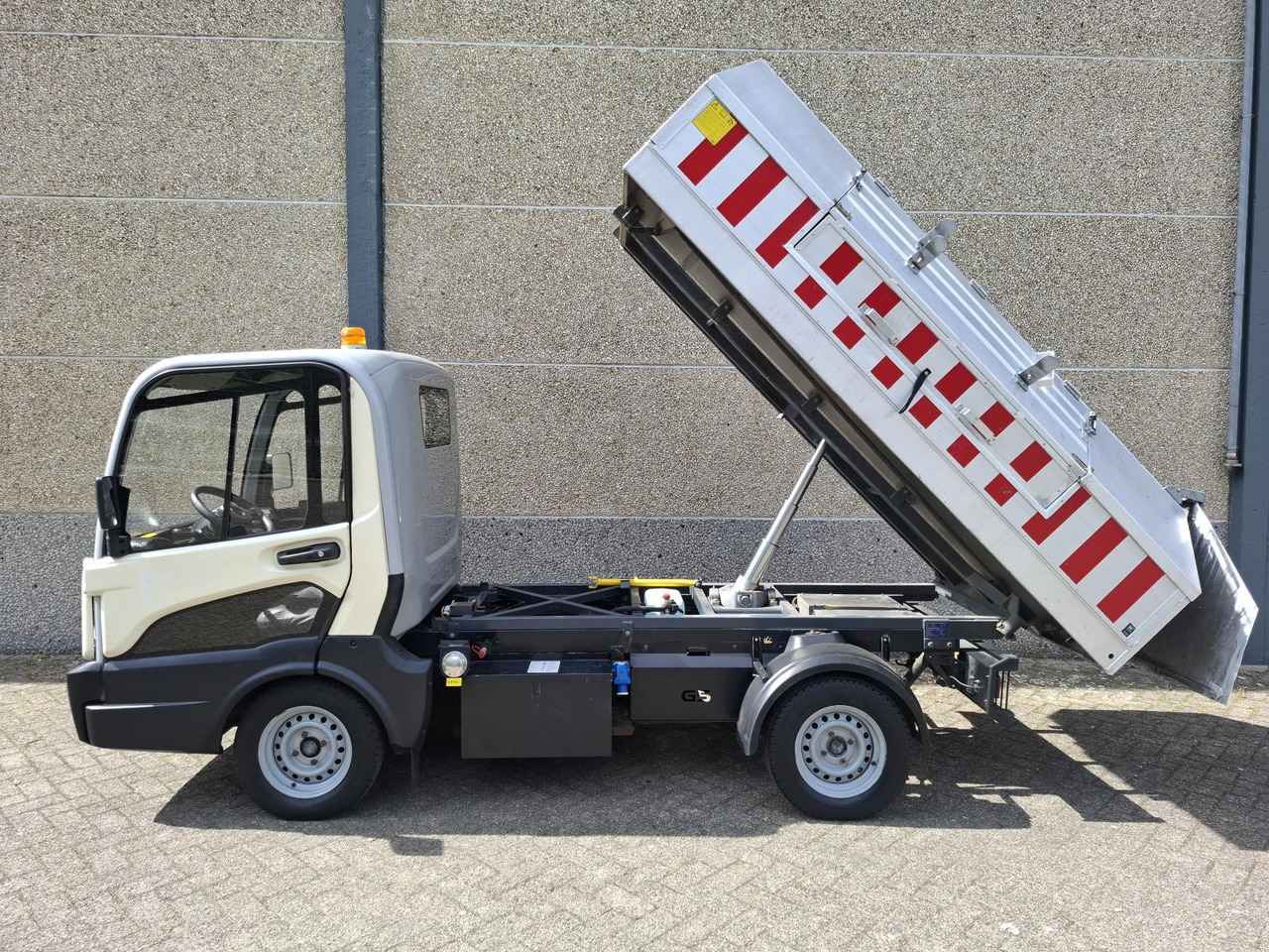 Goupil G5 Elektrische Stratenreinigingsmachine T-92-BSX - Elektrické užitkové vozidlo, Zametací vůz: obrázek 3 Goupil G5 Elektrische Stratenreinigingsmachine T-92-BSX - Elektrické užitkové vozidlo, Zametací vůz: obrázek 3