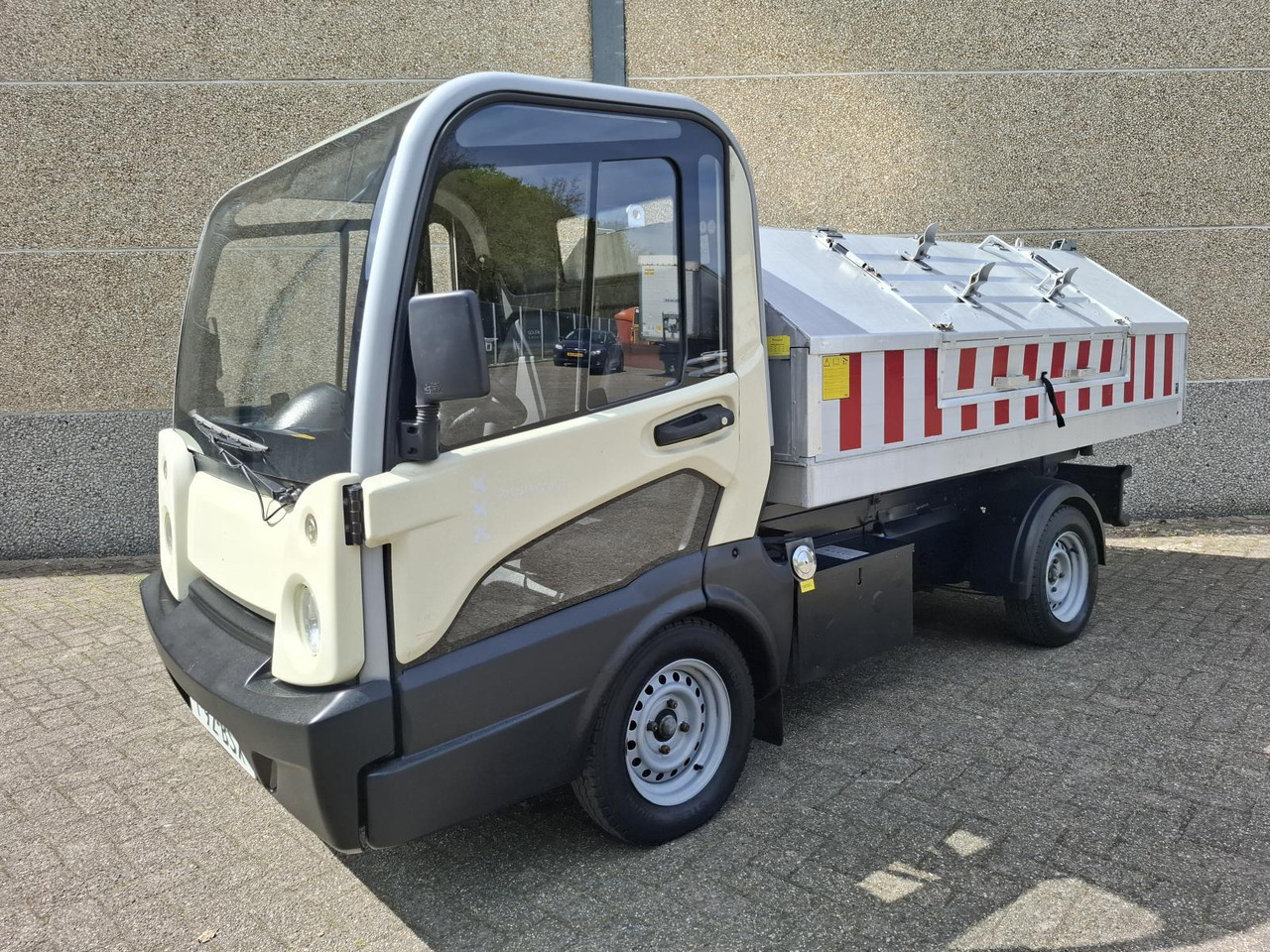 Goupil G5 Elektrische Stratenreinigingsmachine T-92-BSX - Elektrické užitkové vozidlo, Zametací vůz: obrázek 1 Goupil G5 Elektrische Stratenreinigingsmachine T-92-BSX - Elektrické užitkové vozidlo, Zametací vůz: obrázek 1