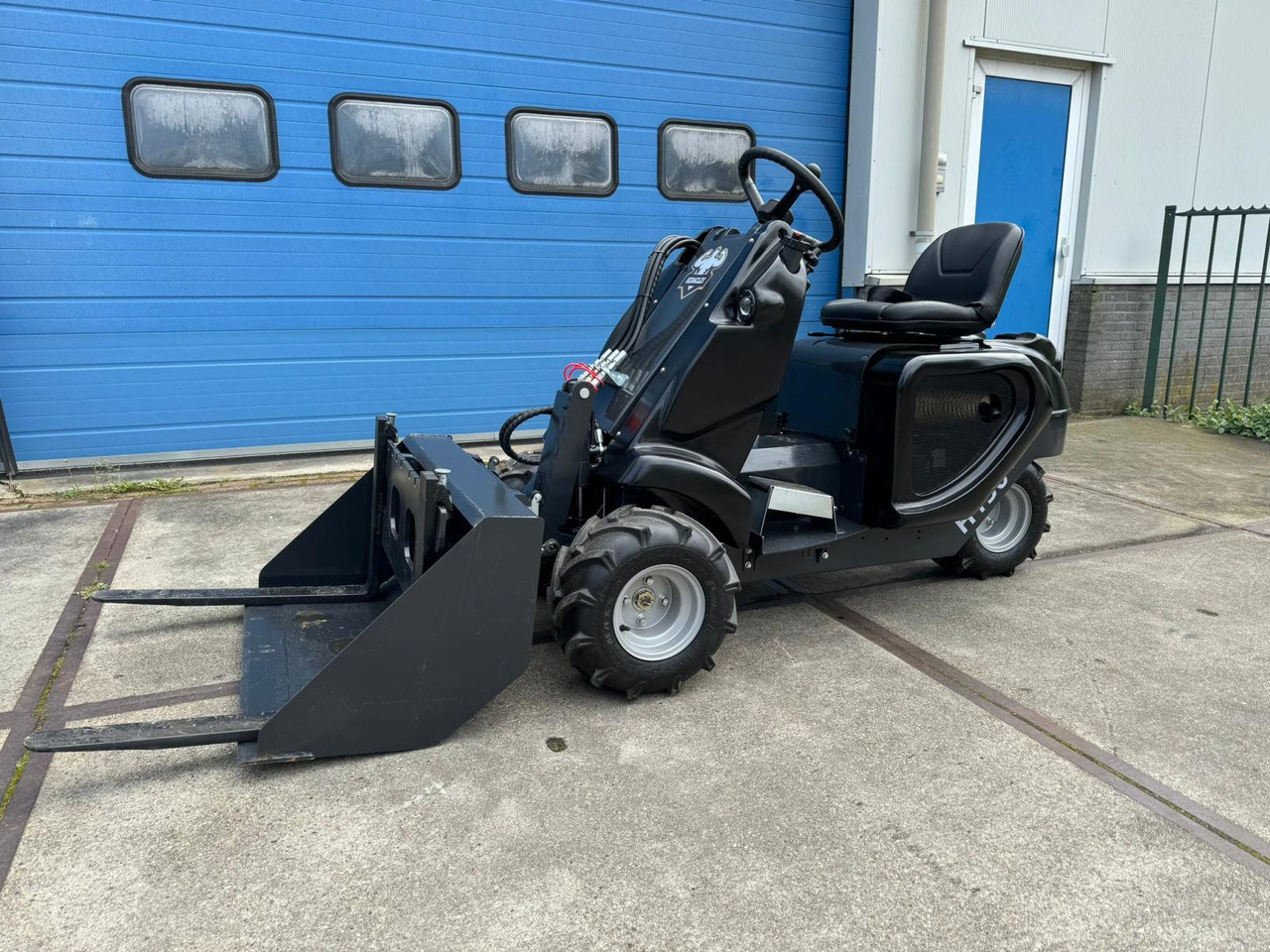 Heracles H130 Mini Shovel Nieuw - Vybavení garáže/ Dílny: obrázek 1 Heracles H130 Mini Shovel Nieuw - Vybavení garáže/ Dílny: obrázek 1