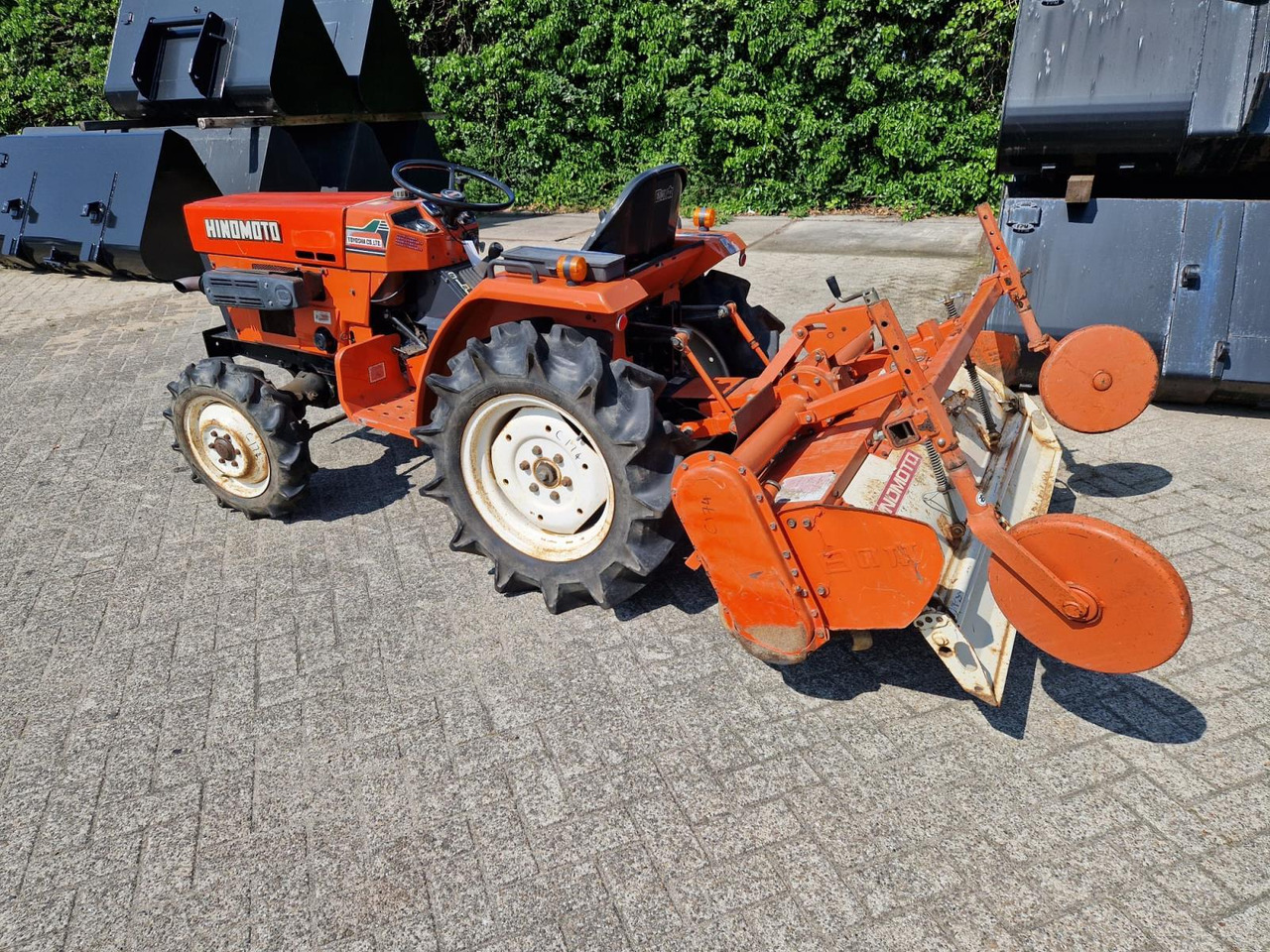 Hinomoto C174 Minitractor met Grondfrees - Traktor: obrázek 2 Hinomoto C174 Minitractor met Grondfrees - Traktor: obrázek 2