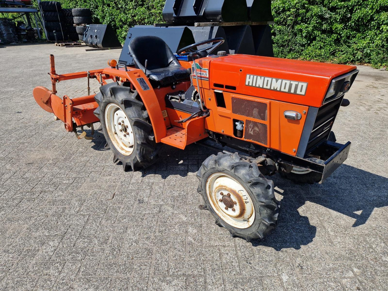 Hinomoto C174 Minitractor met Grondfrees - Traktor: obrázek 4 Hinomoto C174 Minitractor met Grondfrees - Traktor: obrázek 4