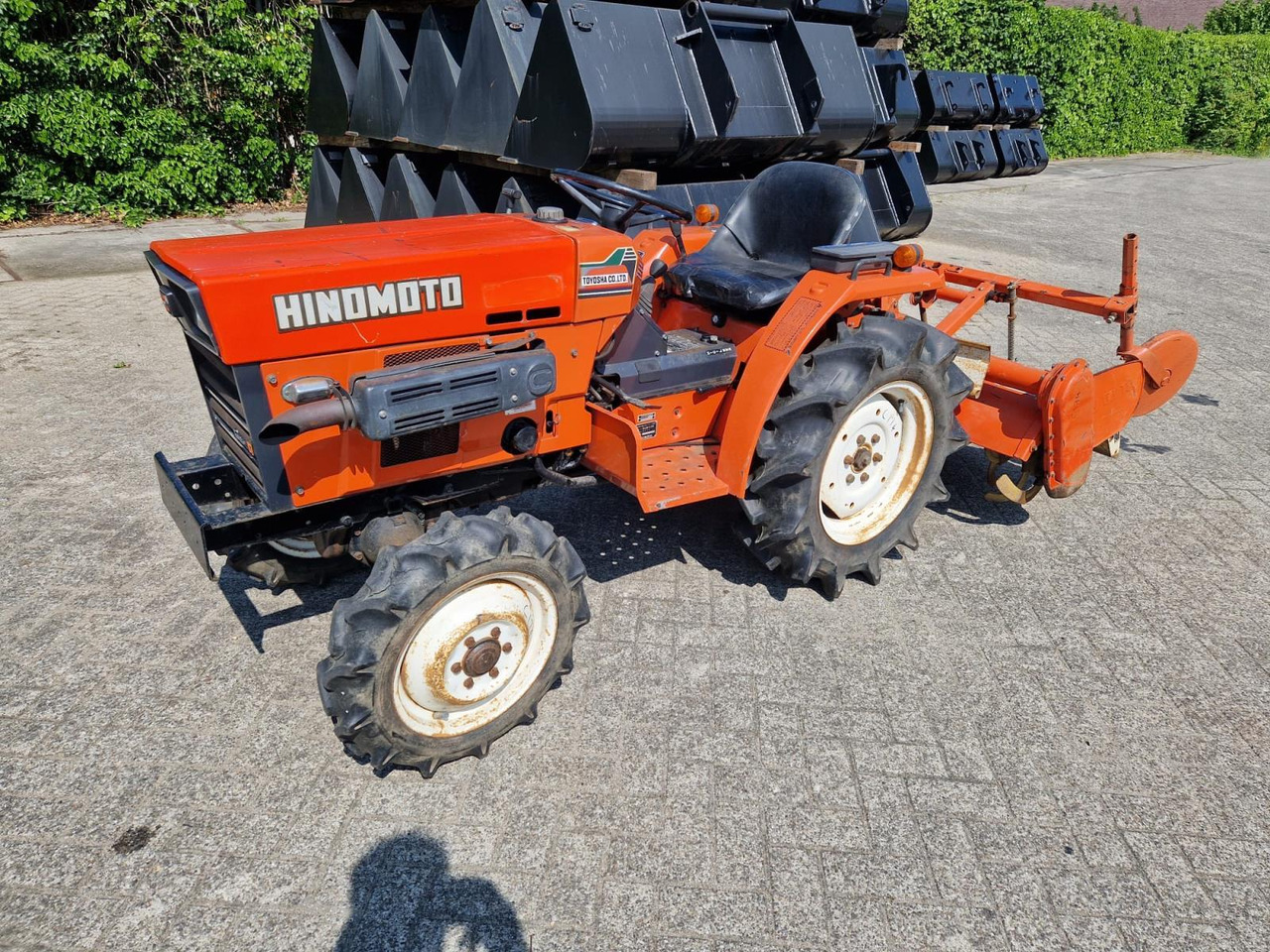 Hinomoto C174 Minitractor met Grondfrees - Traktor: obrázek 1 Hinomoto C174 Minitractor met Grondfrees - Traktor: obrázek 1