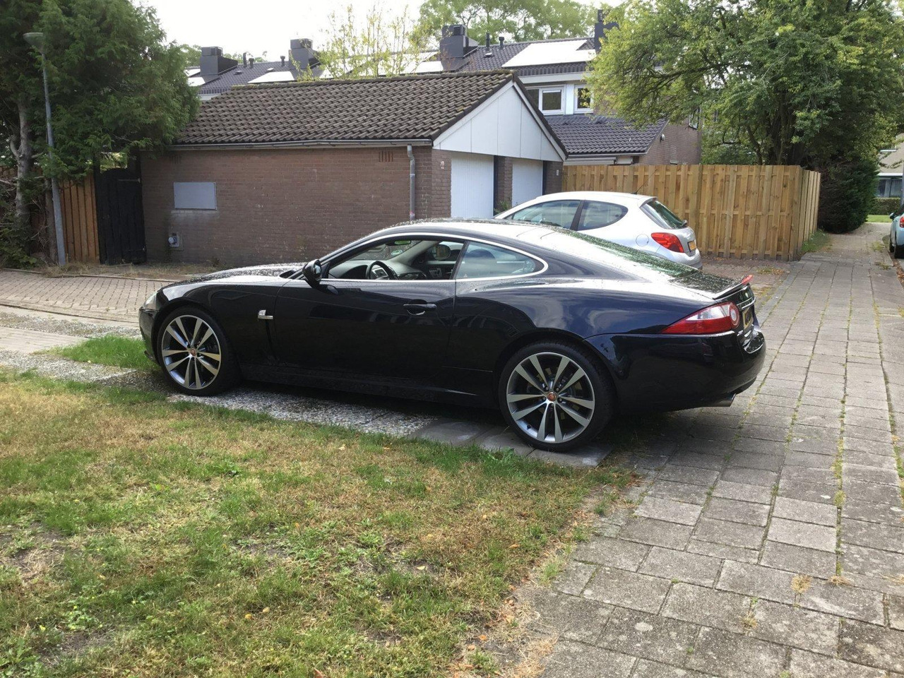 Jaguar | XK | 4.2 V8 Coupé Automaat | 2006 | 266.305 km | 64-TJ-ZV | Logisch - Osobní auto: obrázek 3 Jaguar | XK | 4.2 V8 Coupé Automaat | 2006 | 266.305 km | 64-TJ-ZV | Logisch - Osobní auto: obrázek 3