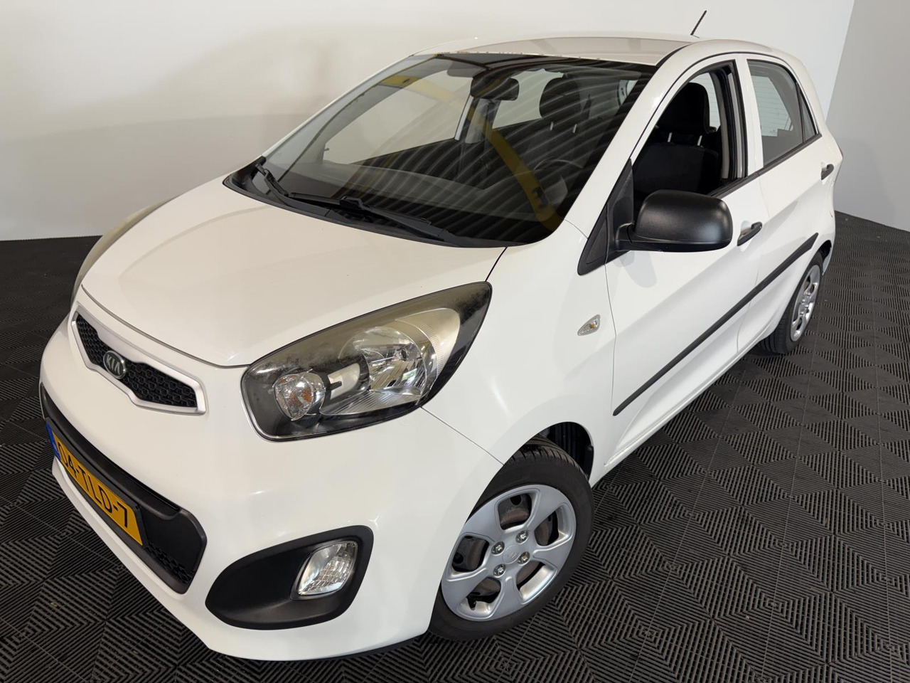 Kia Picanto 1.0 CVVT | 2012 | 70.028 km | 04-TLD- 7 - Hatchback: obrázek 1 Kia Picanto 1.0 CVVT | 2012 | 70.028 km | 04-TLD- 7 - Hatchback: obrázek 1