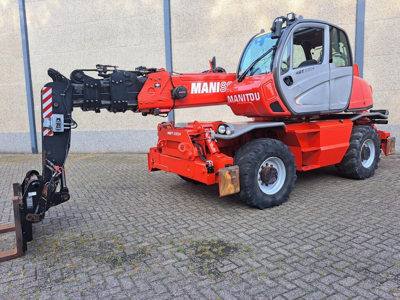 Manitou MRT 2150+ Privilege All-Terrain Roterende Verreiker (2015) - Teleskopický manipulátor: obrázek 2 Manitou MRT 2150+ Privilege All-Terrain Roterende Verreiker (2015) - Teleskopický manipulátor: obrázek 2