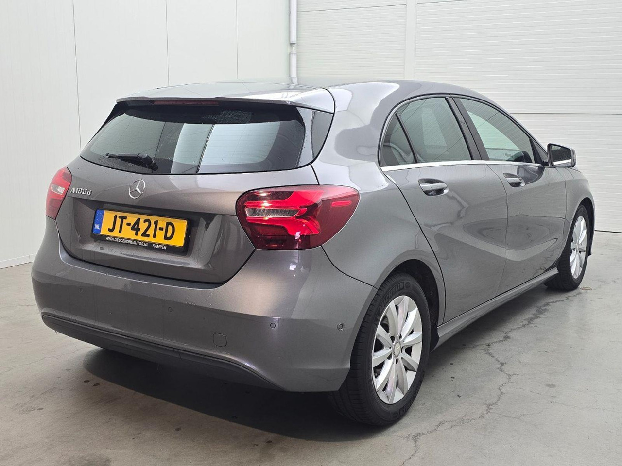 Mercedes-Benz A-klasse 180 d Lease Edition | 2016 | 231.875 km | Automaat | JT421D | NAP: Logisch - Hatchback: obrázek 4 Mercedes-Benz A-klasse 180 d Lease Edition | 2016 | 231.875 km | Automaat | JT421D | NAP: Logisch - Hatchback: obrázek 4