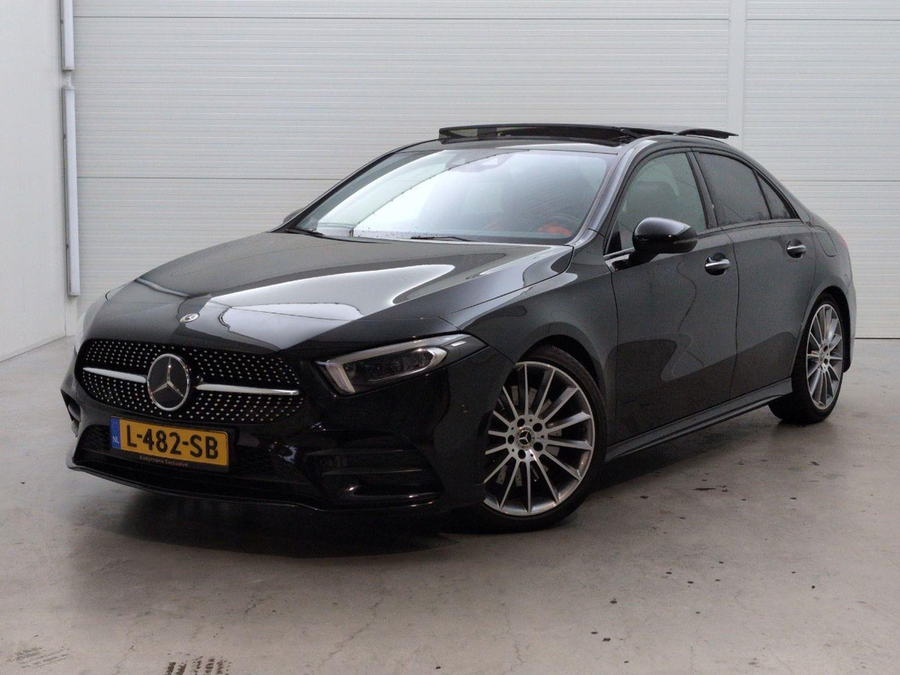 Mercedes-Benz A-klasse 200 Premium Plus | 2019 | 143.125 km | Automaat | L482SB | NAP: Geen oordeel - Sedan: obrázek 1 Mercedes-Benz A-klasse 200 Premium Plus | 2019 | 143.125 km | Automaat | L482SB | NAP: Geen oordeel - Sedan: obrázek 1