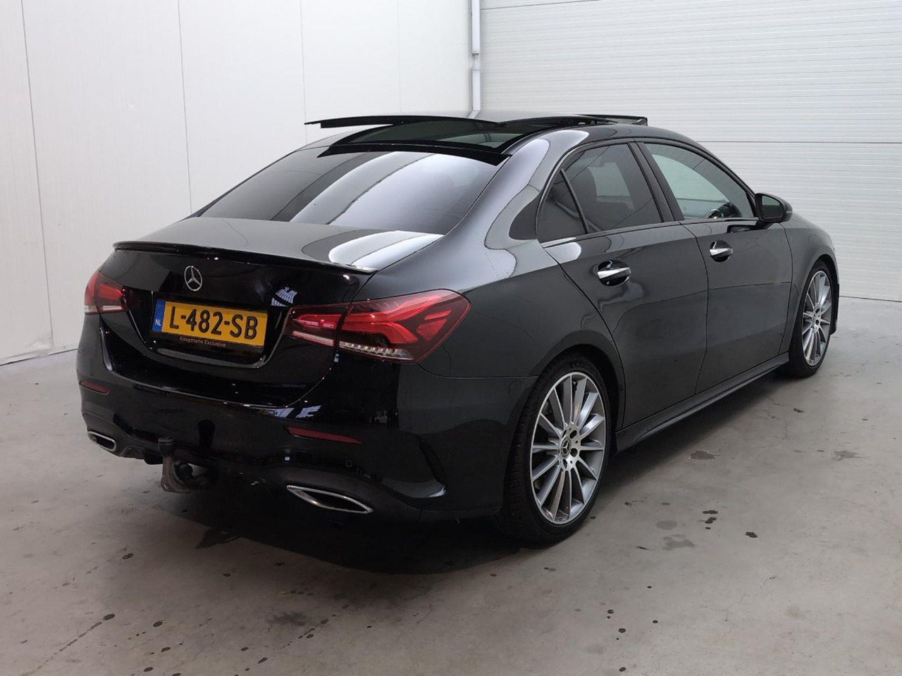 Mercedes-Benz A-klasse 200 Premium Plus | 2019 | 143.125 km | Automaat | L482SB | NAP: Geen oordeel - Sedan: obrázek 4 Mercedes-Benz A-klasse 200 Premium Plus | 2019 | 143.125 km | Automaat | L482SB | NAP: Geen oordeel - Sedan: obrázek 4