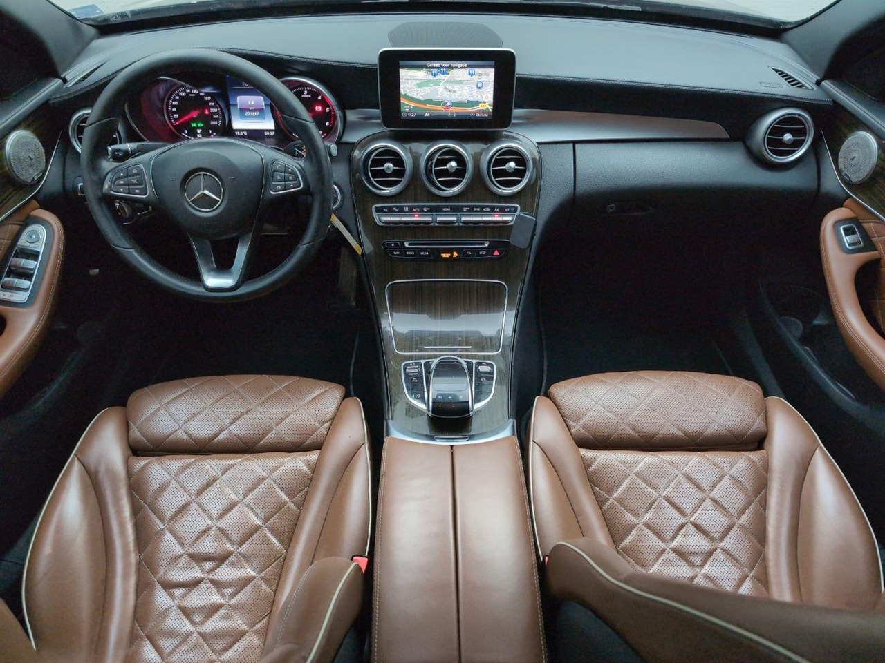 Mercedes-Benz C-klasse 250 CDI 4MATIC Premium Plus | 2017 | 201.697 km | Automaat | L835FB | NAP: Geen oordeel - Sedan: obrázek 5 Mercedes-Benz C-klasse 250 CDI 4MATIC Premium Plus | 2017 | 201.697 km | Automaat | L835FB | NAP: Geen oordeel - Sedan: obrázek 5