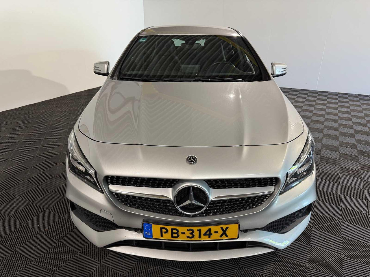Mercedes-Benz CLA-klasse Shooting Brake 180 d Business Solution AMG | 2017 | 178.913 km | PB-314-X - Osobní auto: obrázek 5 Mercedes-Benz CLA-klasse Shooting Brake 180 d Business Solution AMG | 2017 | 178.913 km | PB-314-X - Osobní auto: obrázek 5