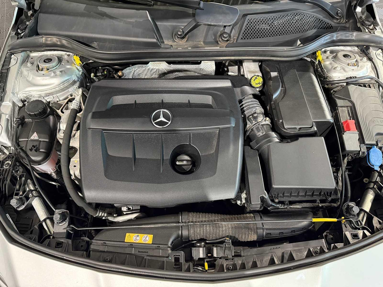 Mercedes-Benz CLA-klasse Shooting Brake 180 d Business Solution AMG | 2017 | 178.913 km | PB-314-X - Osobní auto: obrázek 4 Mercedes-Benz CLA-klasse Shooting Brake 180 d Business Solution AMG | 2017 | 178.913 km | PB-314-X - Osobní auto: obrázek 4