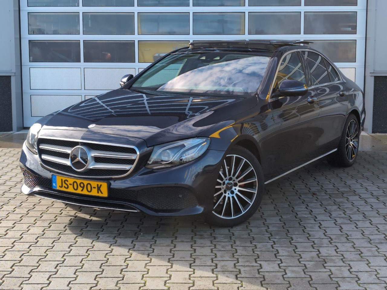 Mercedes-Benz E-klasse 220 d Lease Edition Prestige Plus | 2016 | 286.876 km | Automaat | JS090K | NAP: Logisch - Sedan: obrázek 1 Mercedes-Benz E-klasse 220 d Lease Edition Prestige Plus | 2016 | 286.876 km | Automaat | JS090K | NAP: Logisch - Sedan: obrázek 1