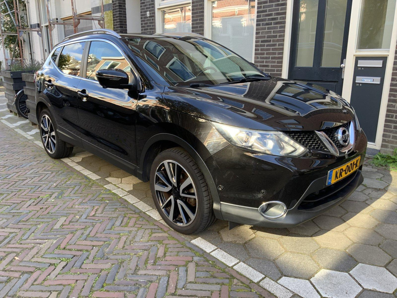 Nissan | Qashqai | 1.2 Tekna | 2016 | 193.328 km | Automaat | KR001K | Logisch - SUV: obrázek 3 Nissan | Qashqai | 1.2 Tekna | 2016 | 193.328 km | Automaat | KR001K | Logisch - SUV: obrázek 3