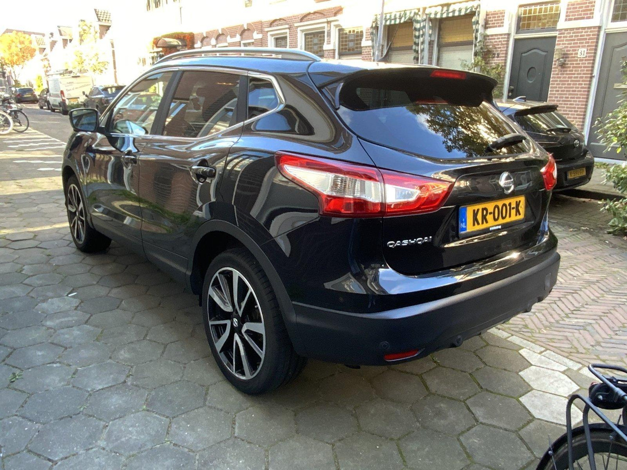 Nissan | Qashqai | 1.2 Tekna | 2016 | 193.328 km | Automaat | KR001K | Logisch - SUV: obrázek 4 Nissan | Qashqai | 1.2 Tekna | 2016 | 193.328 km | Automaat | KR001K | Logisch - SUV: obrázek 4