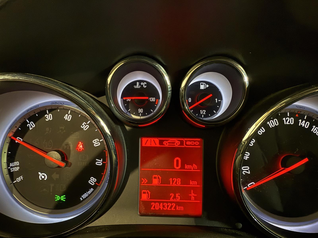 Opel Astra 1.4 Turbo Cosmo | 204.324 km | 2013 | 1-KBZ-97 - Hatchback: obrázek 5 Opel Astra 1.4 Turbo Cosmo | 204.324 km | 2013 | 1-KBZ-97 - Hatchback: obrázek 5