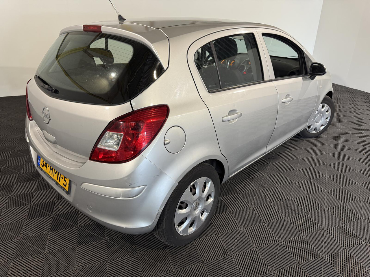 Opel Corsa 1.4-16V Business | 2009 | 196.684 km | 34-HPN-5 - Hatchback: obrázek 5 Opel Corsa 1.4-16V Business | 2009 | 196.684 km | 34-HPN-5 - Hatchback: obrázek 5