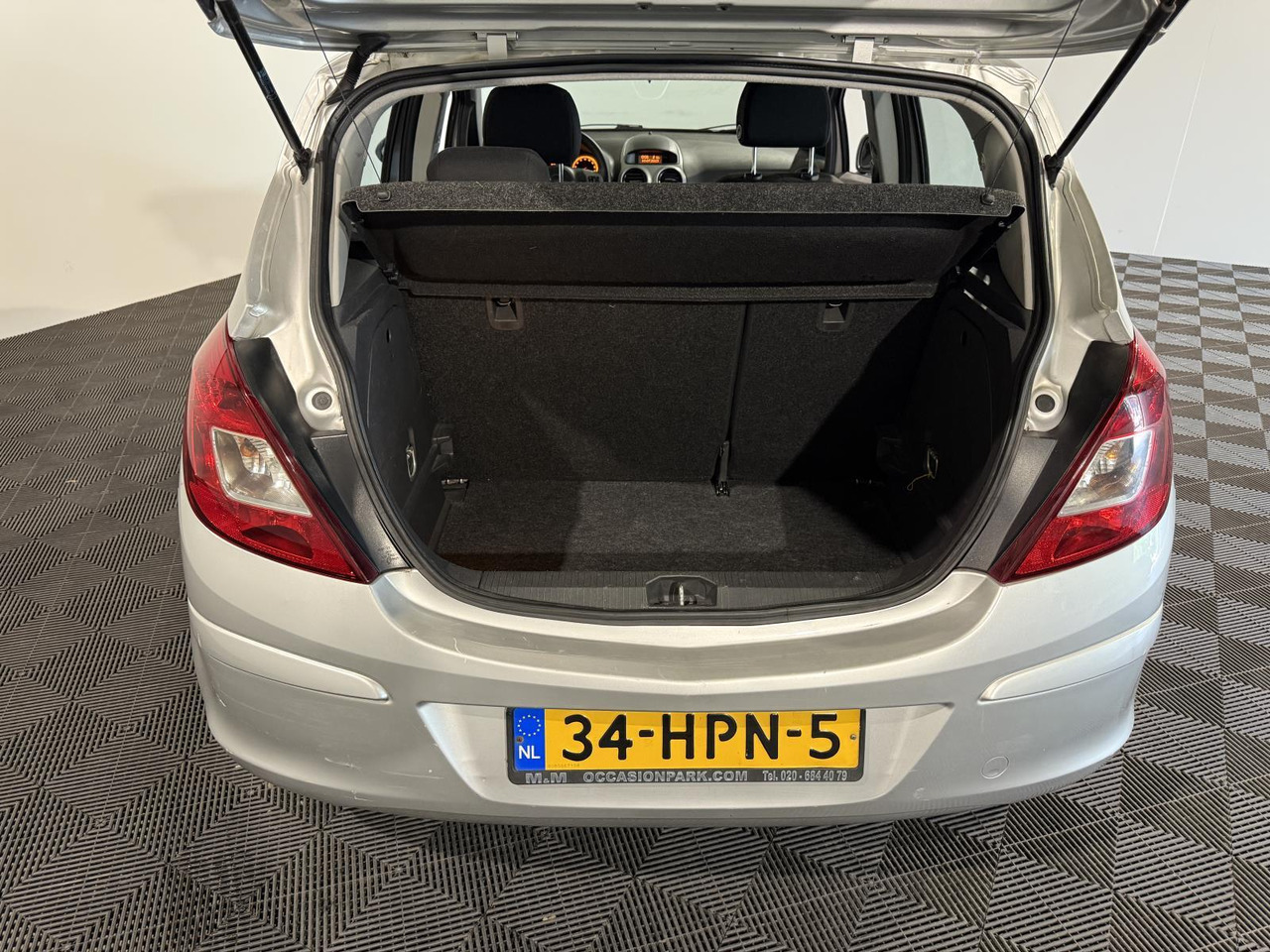 Opel Corsa 1.4-16V Business | 2009 | 196.684 km | 34-HPN-5 - Hatchback: obrázek 4 Opel Corsa 1.4-16V Business | 2009 | 196.684 km | 34-HPN-5 - Hatchback: obrázek 4