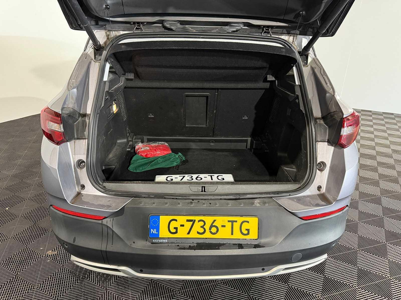 Opel Grandland X 1.2 Turbo Business Executive | 2019 | 200.645 km | G-736-TG - Osobní auto: obrázek 5 Opel Grandland X 1.2 Turbo Business Executive | 2019 | 200.645 km | G-736-TG - Osobní auto: obrázek 5