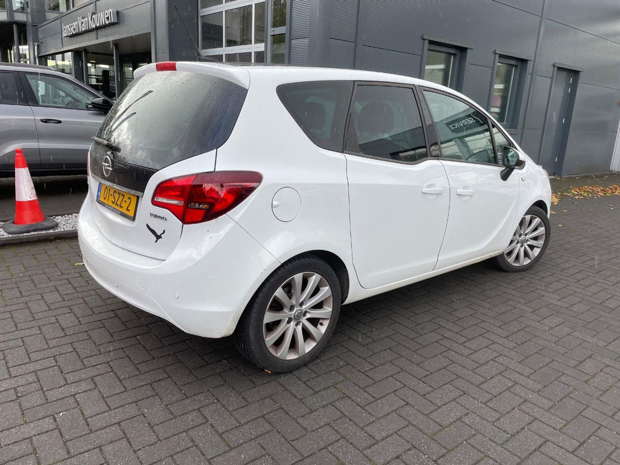 Opel Meriva 1.4 Turbo Cosmo | 2011 | 254.022 km | 01SZZ2 | NAP: Logisch - Osobní auto: obrázek 4 Opel Meriva 1.4 Turbo Cosmo | 2011 | 254.022 km | 01SZZ2 | NAP: Logisch - Osobní auto: obrázek 4