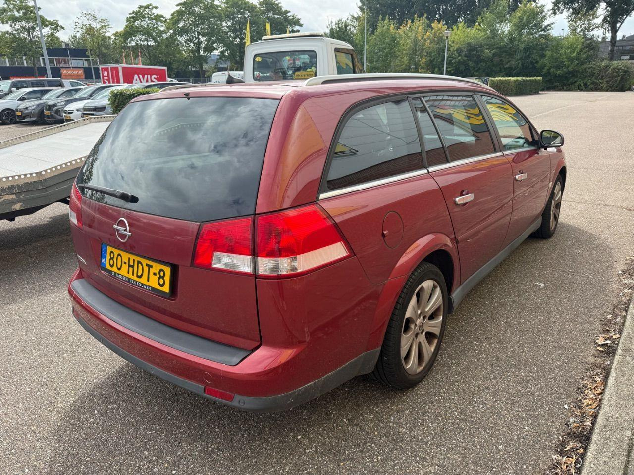 Opel Vectra Wagon 1.8 - 16V Executive | 2008 | 148.010 km | Automaat | 80HDT8 | NAP: Logisch - Osobní auto: obrázek 4 Opel Vectra Wagon 1.8 - 16V Executive | 2008 | 148.010 km | Automaat | 80HDT8 | NAP: Logisch - Osobní auto: obrázek 4