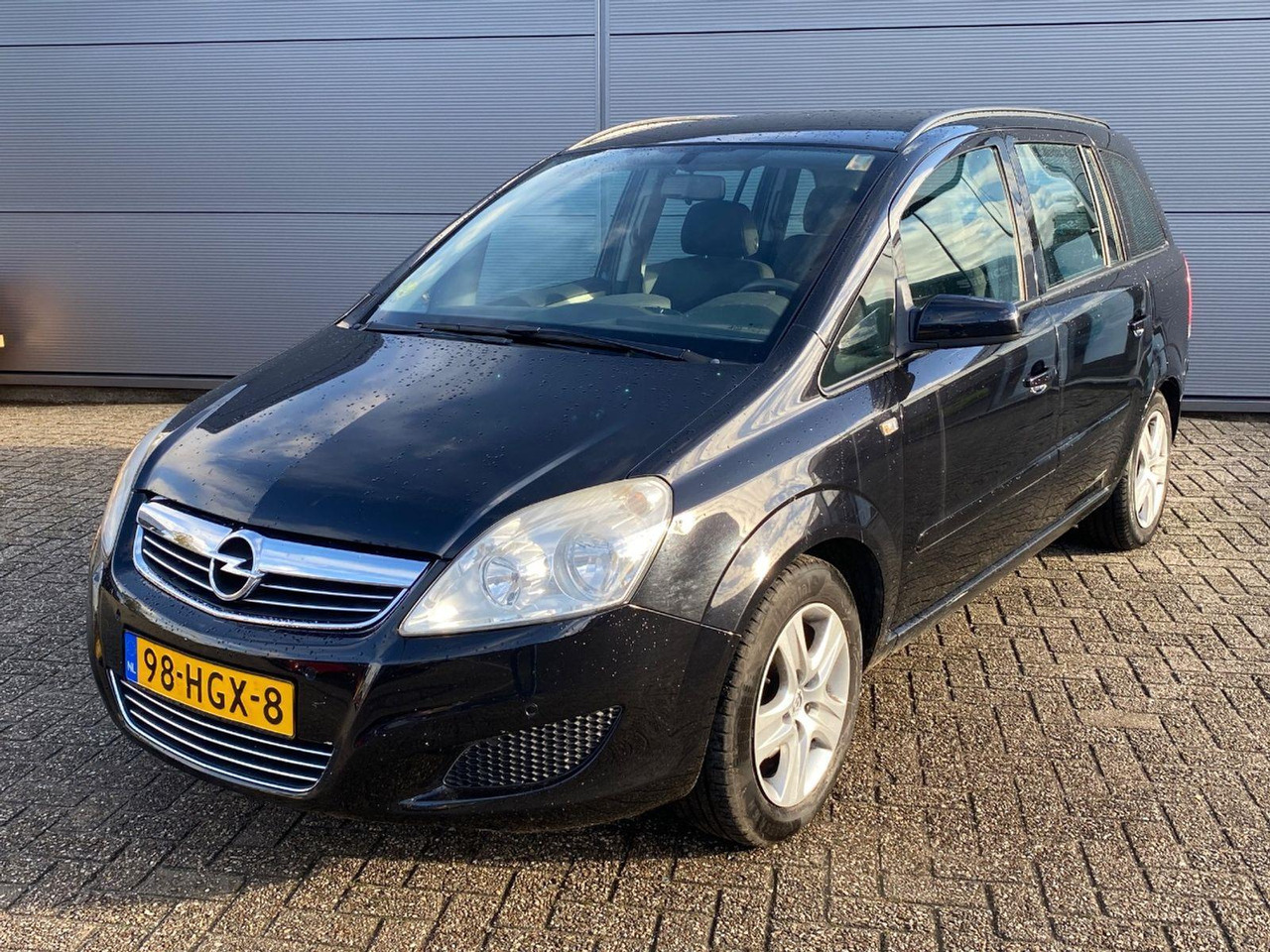 Opel Zafira 1.6 Business | 2008 | 171.131 km | 98HGX8 | NAP: Logisch - Osobní auto: obrázek 1 Opel Zafira 1.6 Business | 2008 | 171.131 km | 98HGX8 | NAP: Logisch - Osobní auto: obrázek 1