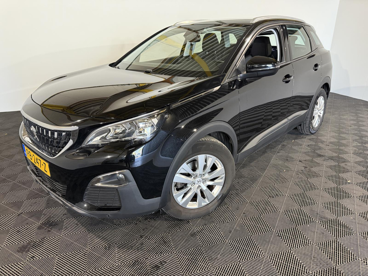 Peugeot 3008 1.2 PureTech Active PB-247-Z 149.445 km - Osobní auto: obrázek 1 Peugeot 3008 1.2 PureTech Active PB-247-Z 149.445 km - Osobní auto: obrázek 1