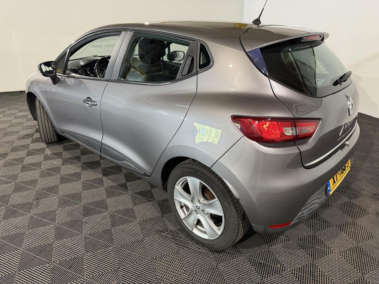 Renault | Clio | 0.9 TCe Dynamique | 2016 | 192.462 km | XT788J | Geen oordeel - Hatchback: obrázek 3 Renault | Clio | 0.9 TCe Dynamique | 2016 | 192.462 km | XT788J | Geen oordeel - Hatchback: obrázek 3