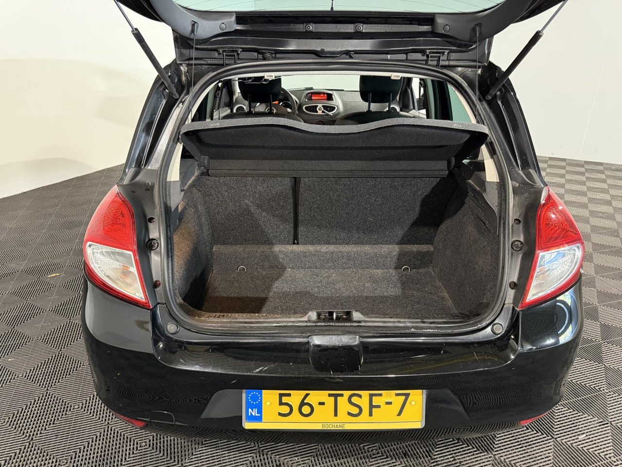 Renault | Clio | 1.2 Authentique | 2012 | 216.427 km | 56TSF7 | Logisch - Hatchback: obrázek 5 Renault | Clio | 1.2 Authentique | 2012 | 216.427 km | 56TSF7 | Logisch - Hatchback: obrázek 5