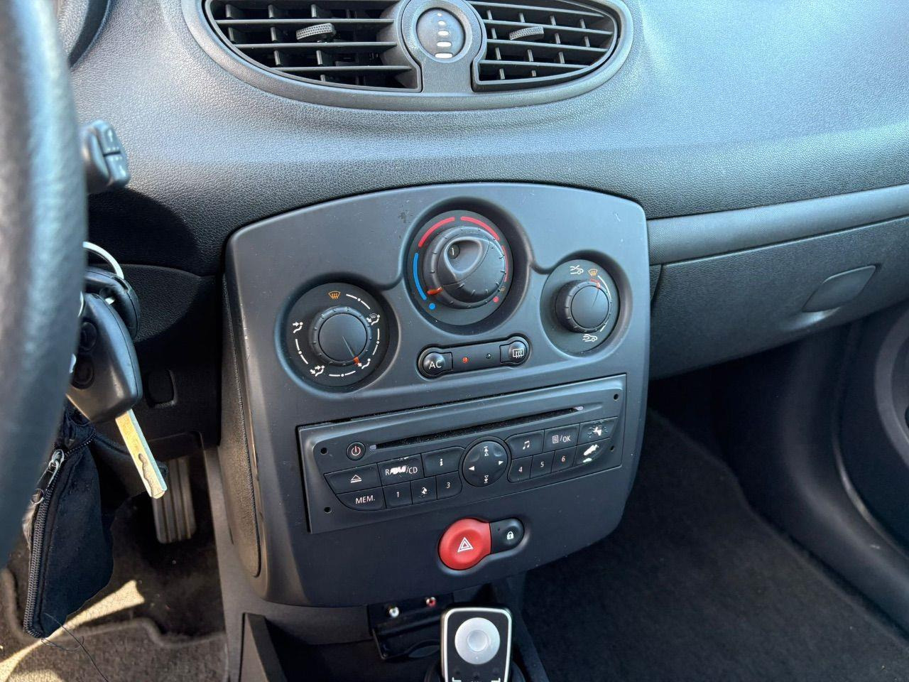 Renault Clio 1.2 TCe Special Line | 2010 | 130.181 km | 06LBK6 | NAP: Logisch - Hatchback: obrázek 5 Renault Clio 1.2 TCe Special Line | 2010 | 130.181 km | 06LBK6 | NAP: Logisch - Hatchback: obrázek 5