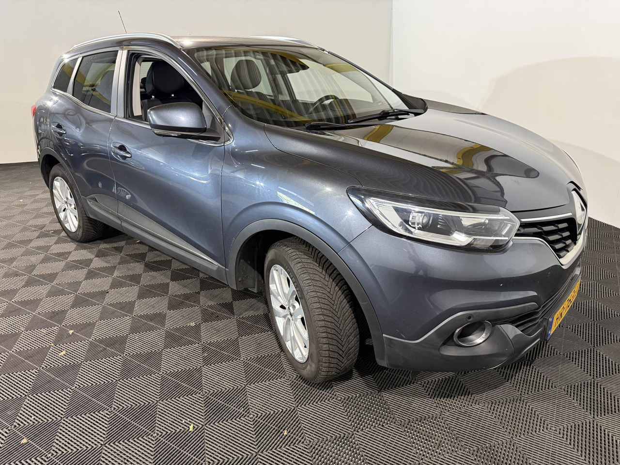 Renault | Kadjar | 1.2 TCe Intens | 2015 | 187.621 km | HR763J | Logisch - SUV: obrázek 5 Renault | Kadjar | 1.2 TCe Intens | 2015 | 187.621 km | HR763J | Logisch - SUV: obrázek 5