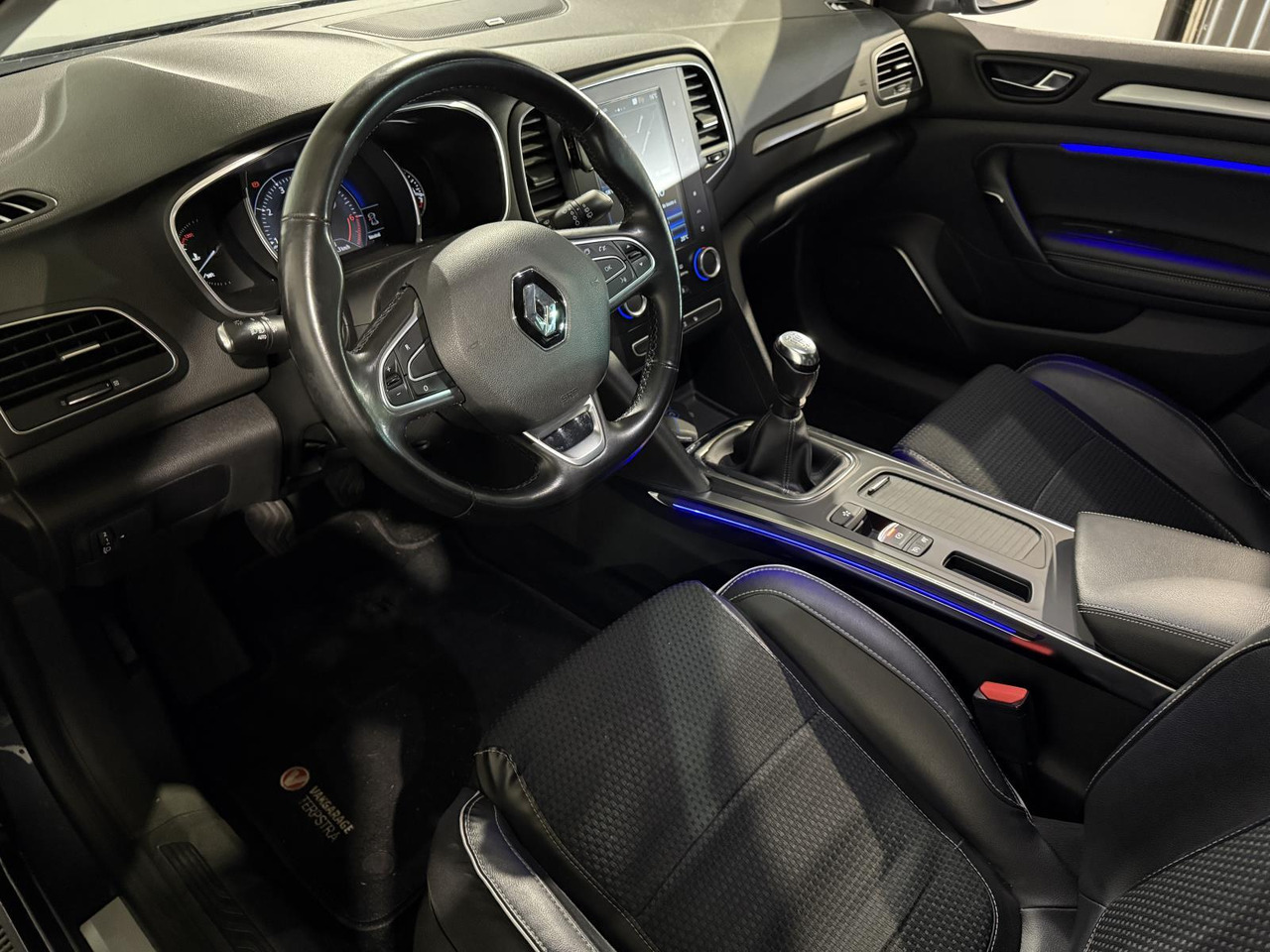Renault | Mégane Estate | 1.2 TCe Bose | 2017 | 197.462 km | PP713F | Logisch - Osobní auto: obrázek 5 Renault | Mégane Estate | 1.2 TCe Bose | 2017 | 197.462 km | PP713F | Logisch - Osobní auto: obrázek 5