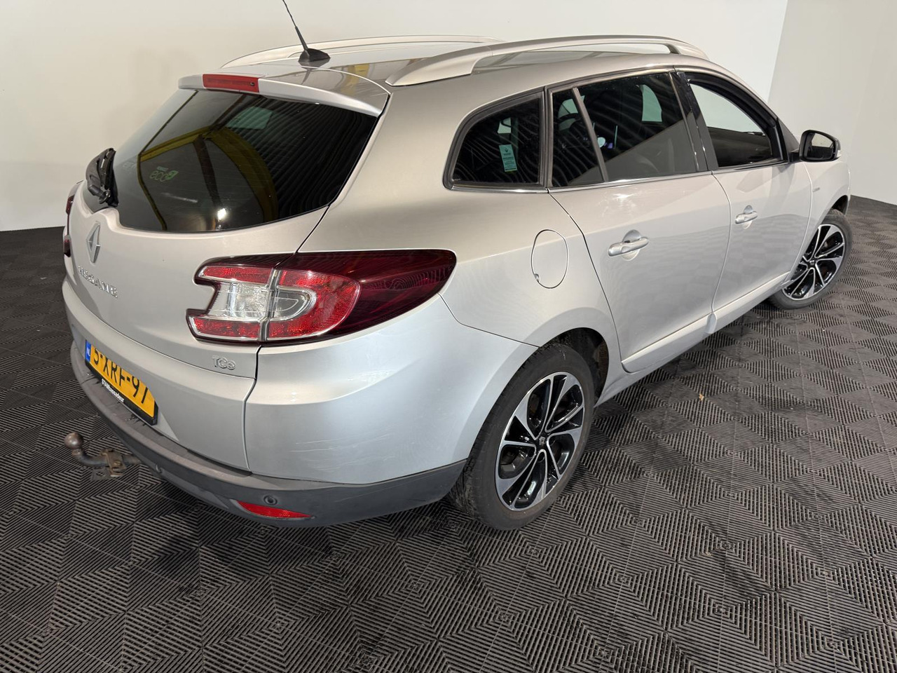 Renault Mégane Estate 1.2 TCe Bose 5-XRF-97 185.127 km 2014 - Osobní auto: obrázek 5 Renault Mégane Estate 1.2 TCe Bose 5-XRF-97 185.127 km 2014 - Osobní auto: obrázek 5