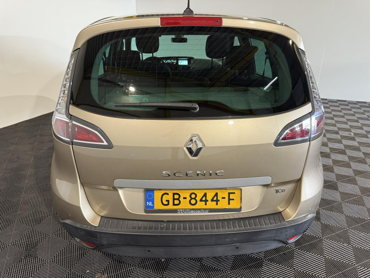 Renault Scénic 1.2 TCe Limited GB-844-F 145.710 km - Osobní auto: obrázek 2 Renault Scénic 1.2 TCe Limited GB-844-F 145.710 km - Osobní auto: obrázek 2