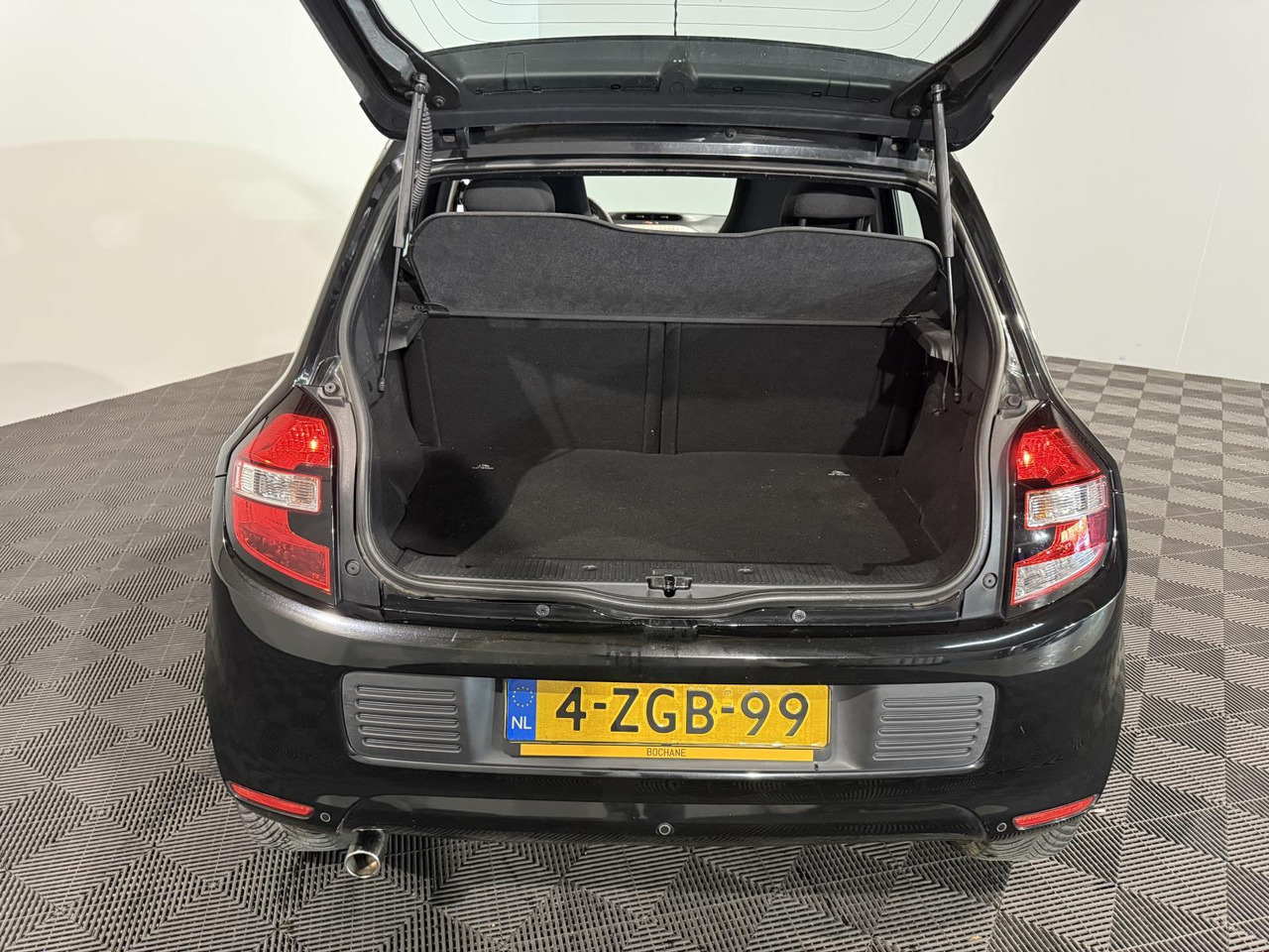 Renault | Twingo | 1.0 SCe Expression | 2015 | 226.056 km | 4ZGB99 | Logisch - Hatchback: obrázek 2 Renault | Twingo | 1.0 SCe Expression | 2015 | 226.056 km | 4ZGB99 | Logisch - Hatchback: obrázek 2