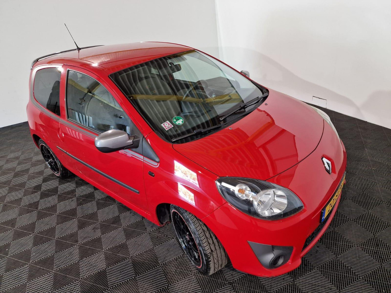 Renault Twingo 1.2-16V Collection 20-SPX-1 149.179 km - Osobní auto: obrázek 5 Renault Twingo 1.2-16V Collection 20-SPX-1 149.179 km - Osobní auto: obrázek 5