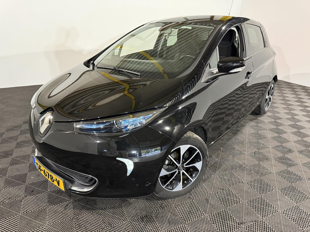 Renault | ZOE | R90 Intens 41 kWh (ex Accu) | 2018 | 117.938 km | Automaat | SF678V | Logisch - Hatchback: obrázek 1 Renault | ZOE | R90 Intens 41 kWh (ex Accu) | 2018 | 117.938 km | Automaat | SF678V | Logisch - Hatchback: obrázek 1