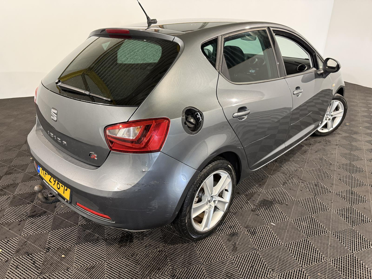SEAT | Ibiza | 1.0 EcoTSI FR Connect | 2015 | 138.360 km | HF296P | Logisch - Hatchback: obrázek 2 SEAT | Ibiza | 1.0 EcoTSI FR Connect | 2015 | 138.360 km | HF296P | Logisch - Hatchback: obrázek 2