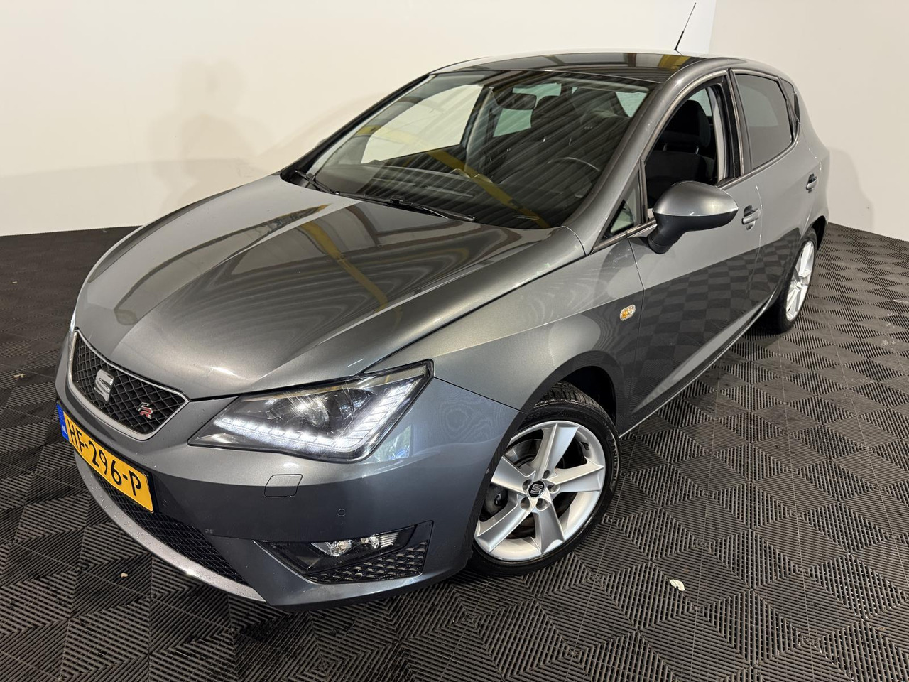 SEAT | Ibiza | 1.0 EcoTSI FR Connect | 2015 | 138.360 km | HF296P | Logisch - Hatchback: obrázek 1 SEAT | Ibiza | 1.0 EcoTSI FR Connect | 2015 | 138.360 km | HF296P | Logisch - Hatchback: obrázek 1