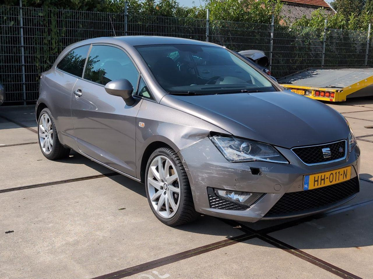 SEAT Ibiza 1.0 EcoTSI FR Connect | 2015 | 203.957 km | HH011N | NAP: Logisch - Hatchback: obrázek 2 SEAT Ibiza 1.0 EcoTSI FR Connect | 2015 | 203.957 km | HH011N | NAP: Logisch - Hatchback: obrázek 2