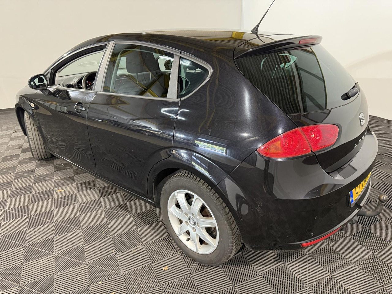 SEAT | Leon | 1.2 TSI Good Stuff | 2011 | 180.589 km | 01PBR7 | Logisch - Hatchback: obrázek 2 SEAT | Leon | 1.2 TSI Good Stuff | 2011 | 180.589 km | 01PBR7 | Logisch - Hatchback: obrázek 2