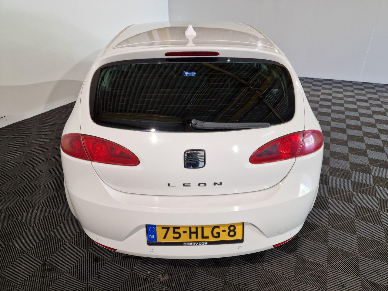 SEAT Leon 1.4 TSI Business Style 75-HLG-8 268.116 km - Osobní auto: obrázek 2 SEAT Leon 1.4 TSI Business Style 75-HLG-8 268.116 km - Osobní auto: obrázek 2