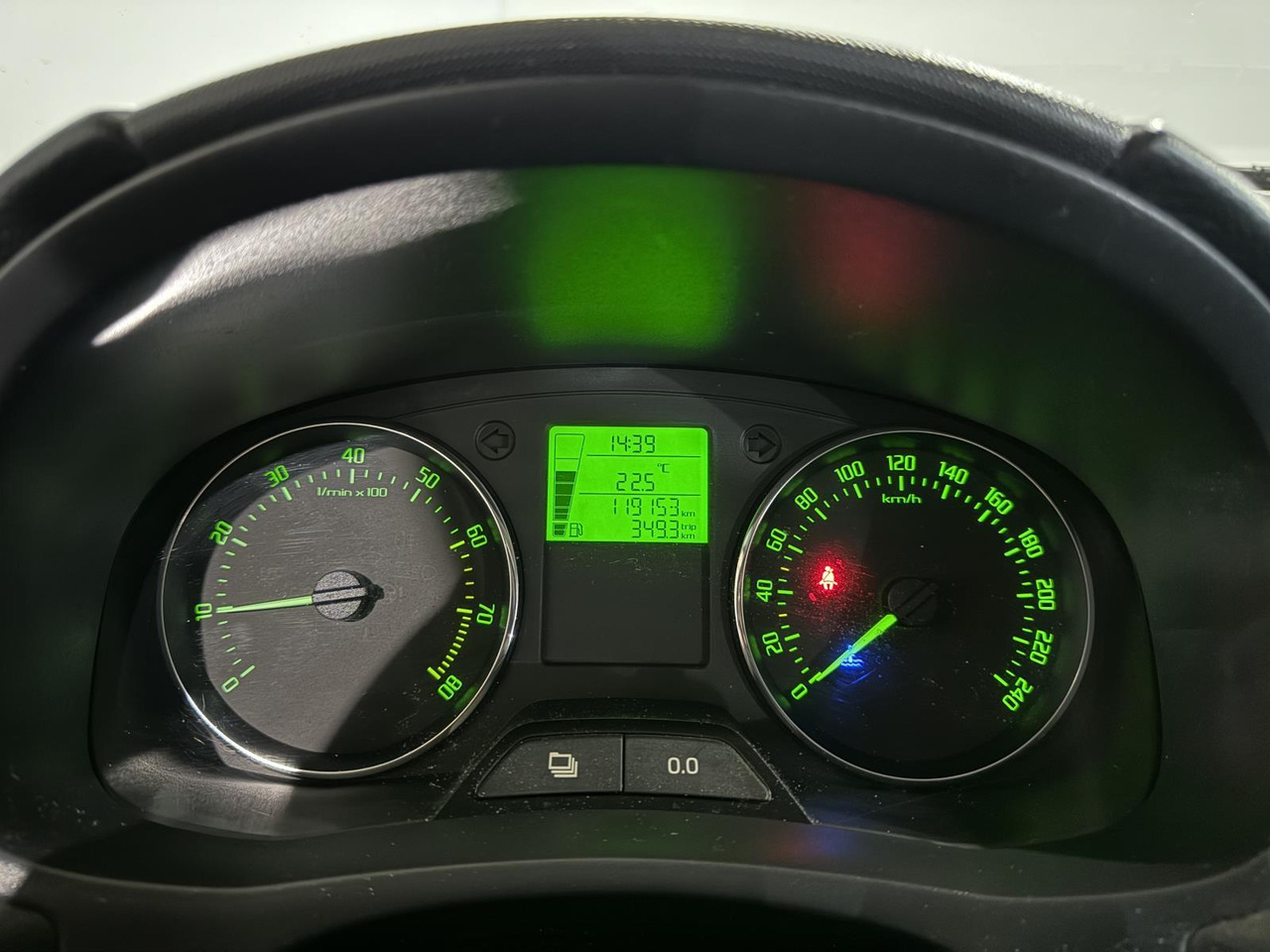 Skoda Roomster 1.2 TSI Drive | 2015 | 119.156 km | 2-XTS-79 - Osobní auto: obrázek 3 Skoda Roomster 1.2 TSI Drive | 2015 | 119.156 km | 2-XTS-79 - Osobní auto: obrázek 3