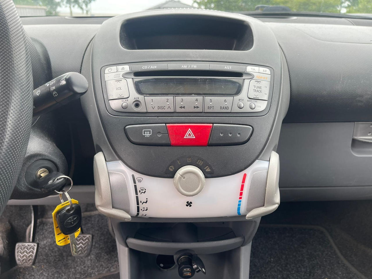 Hatchback Toyota Aygo 1.0 12V 2007 247.975 km 37-XF-VH: obrázek 10