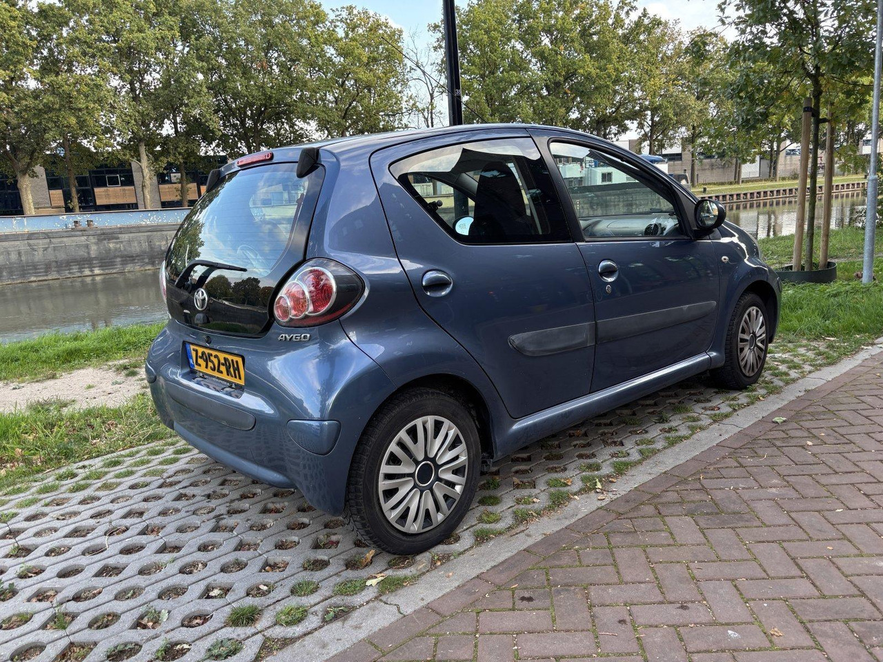 Toyota | Aygo | 1.0-12V Access | 2009 | 152.444 km | Z952RH | Geen oordeel - Hatchback: obrázek 2 Toyota | Aygo | 1.0-12V Access | 2009 | 152.444 km | Z952RH | Geen oordeel - Hatchback: obrázek 2