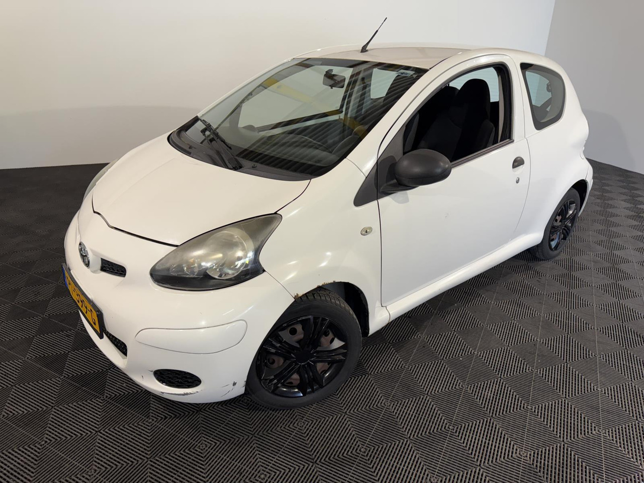 Toyota Aygo 1.0-12V Comfort PT-399-G 157.010 km - Osobní auto: obrázek 1 Toyota Aygo 1.0-12V Comfort PT-399-G 157.010 km - Osobní auto: obrázek 1