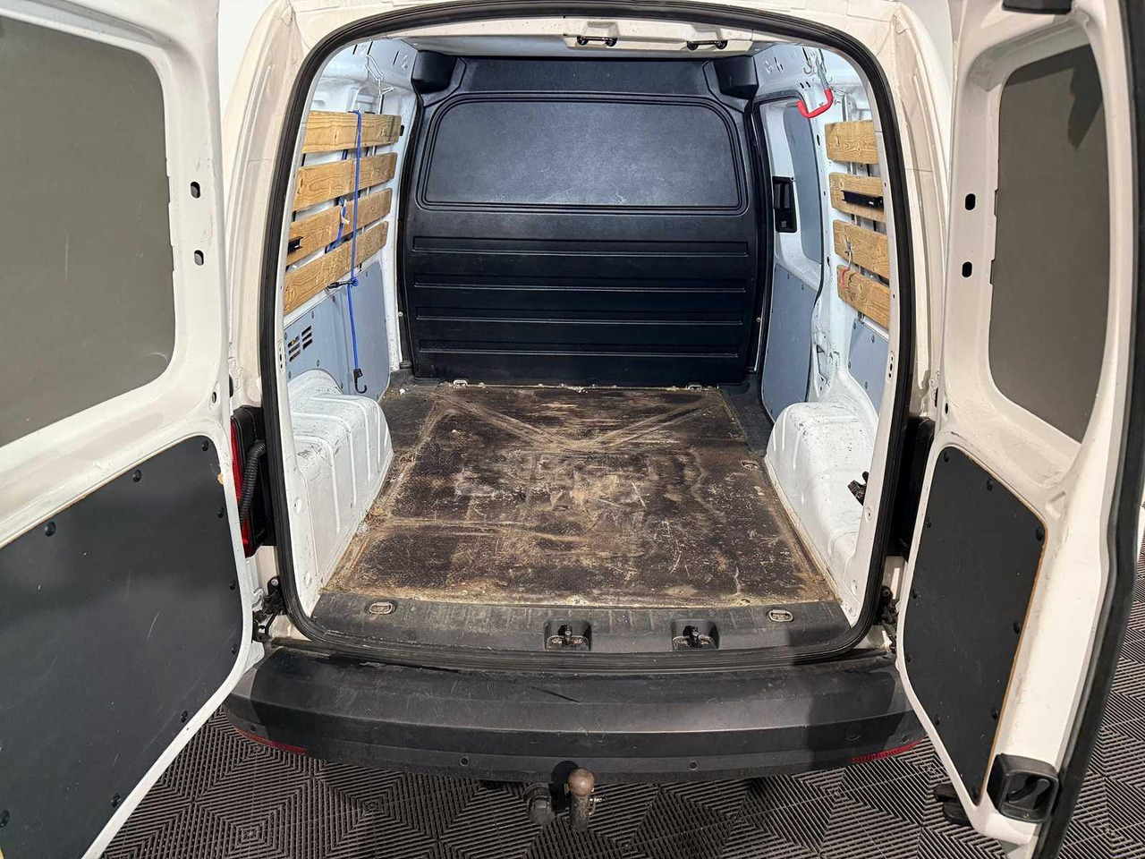 Volkswagen Caddy 2.0 TDI L1H1 BMT Comfortline VZ-140-J 169.307 km - Malá dodávka: obrázek 3 Volkswagen Caddy 2.0 TDI L1H1 BMT Comfortline VZ-140-J 169.307 km - Malá dodávka: obrázek 3