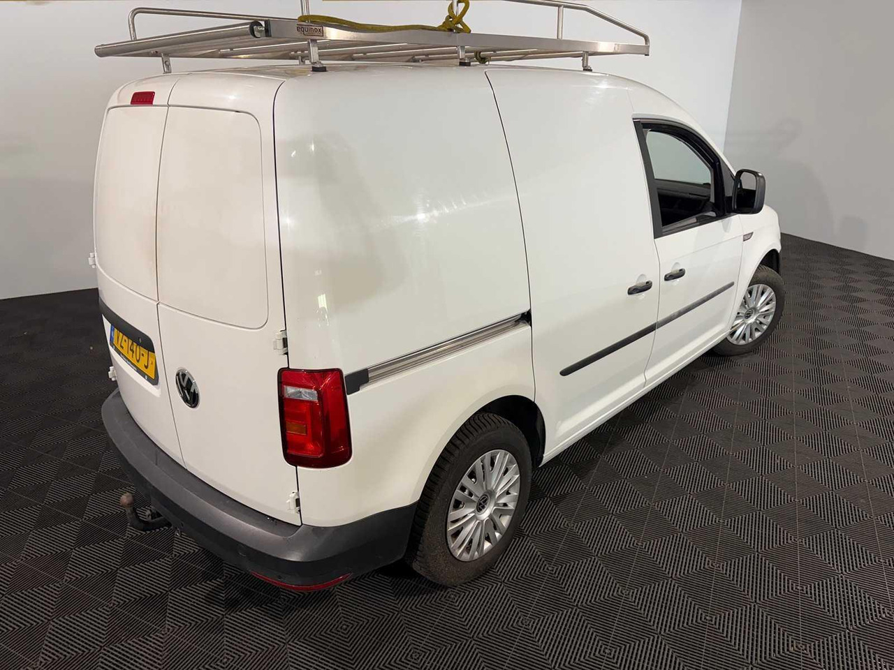 Volkswagen Caddy 2.0 TDI L1H1 BMT Comfortline VZ-140-J 169.307 km - Malá dodávka: obrázek 4 Volkswagen Caddy 2.0 TDI L1H1 BMT Comfortline VZ-140-J 169.307 km - Malá dodávka: obrázek 4